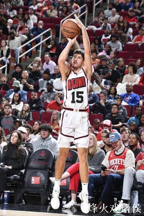 谢泼德全场17投仅5中，三分9中3得14分3篮板1助攻2抢断1封盖