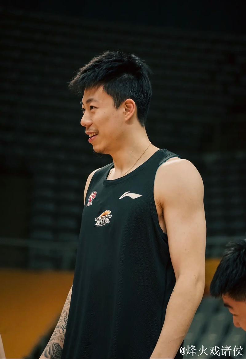 弗格29+11+10张镇麟20分 辽宁大胜福建