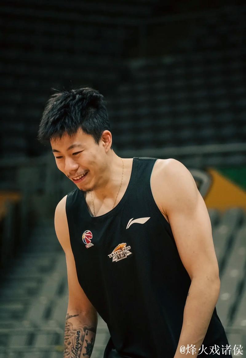 弗格29+11+10张镇麟20分 辽宁大胜福建